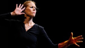 DIALOGUE WITH ROTHKO....Chorégraphie, interpretation textes : Carolyn Carlson..Conseil à la mise en scène : Yoshi Oïda..assistant repetitions : Henri Mayet..Musique originale et violoncelle live : Rémi Nicolas..Costumes : Chrystel Zingiro..Confection toiles : Elise Dulac..Le 13/02/2013..Le colisée - Théâtre de Roubaix..Ville : Roubaix..© Laurent Paillier / photosdedanse.com..All rights reserved